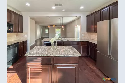 829 Manhattan, New Braunfels, TX 78130 - Photo 8