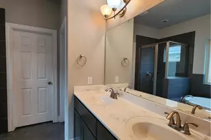 184 E Torrey St, New Braunfels, TX 78130 - Photo 16