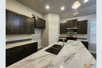 184 E Torrey Street, New Braunfels, TX 78130 - Photo 8