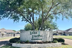 209 Pebble Brk, Victoria, TX 77904 - Photo 1