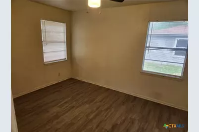 1802 W Avenue H #D, Temple, TX 76504 - Photo 4