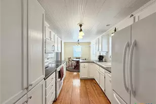 462 Flatrock Dr, Canyon Lake, TX 78133 - Photo 14