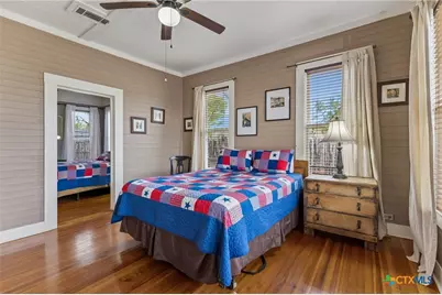 292 S Gilbert Avenue, New Braunfels, TX 78130 - Photo 14