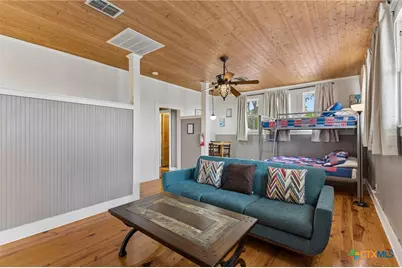 292 S Gilbert Avenue, New Braunfels, TX 78130 - Photo 22