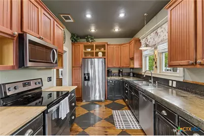 292 S Gilbert Avenue, New Braunfels, TX 78130 - Photo 18