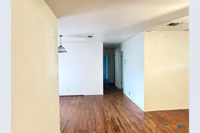 1902 Navidad Street, Victoria, TX 77901 - Photo 10