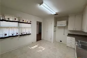 1902 Navidad St, Victoria, TX 77901 - Photo 14