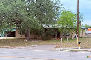 2214 S Hunter Rd, San Marcos, TX 78666 - Photo 1