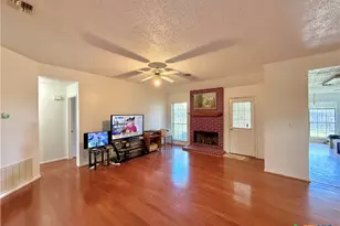 316 Cromwell Dr, Victoria, TX 77901 - Photo 6