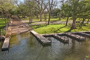 955 River Hill, New Braunfels, TX 78130 - Photo 2