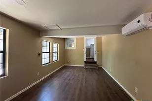 726 E Humphreys St, Seguin, TX 78155 - Photo 12