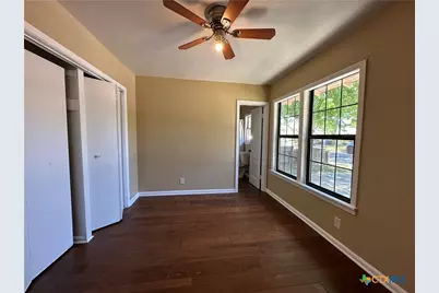 726 E Humphreys Street, Seguin, TX 78155 - Photo 10