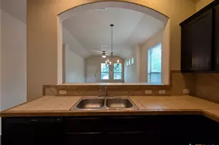 534 Creekside Cir, New Braunfels, TX 78130 - Photo 12