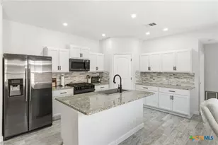 175 Lake Gln, San Marcos, TX 78666 - Photo 8