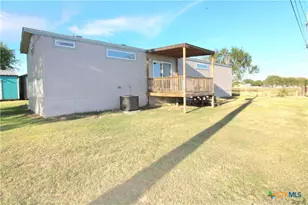 1005 W Houston Ave, Seadrift, TX 77983 - Photo 6
