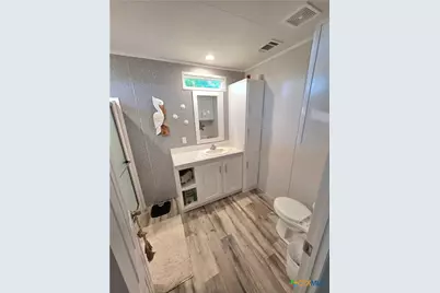 1005 W Houston Avenue, Seadrift, TX 77983 - Photo 16