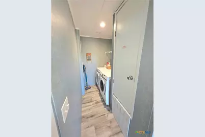 1005 W Houston Avenue, Seadrift, TX 77983 - Photo 6