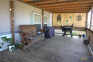 1005 W Houston Ave, Seadrift, TX 77983 - Photo 4