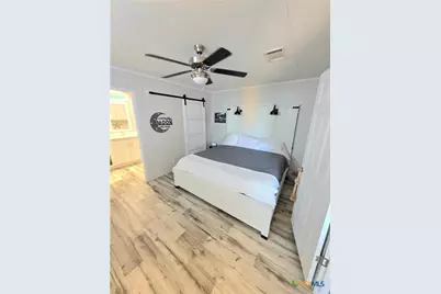 1005 W Houston Avenue, Seadrift, TX 77983 - Photo 14