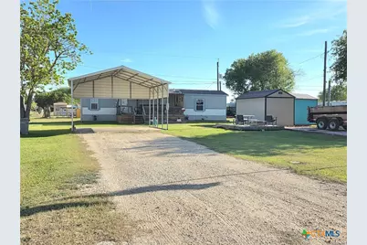 1005 W Houston Avenue, Seadrift, TX 77983 - Photo 14