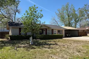 202 Bego St, Goliad, TX 77963 - Photo 2