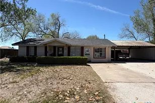 202 Bego St, Goliad, TX 77963 - Photo 1