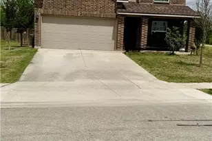 1660 W Nolte Farms Rd, Seguin, TX 78155 - Photo 2