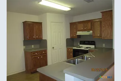 110 Jocelyn Circle, Victoria, TX 77901 - Photo 6