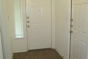 110 Jocelyn Cir, Victoria, TX 77901 - Photo 2