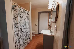 200 Williams St, Cuero, TX 77954 - Photo 10