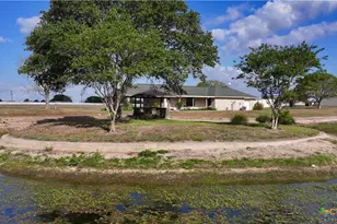 23409 Zac Lentz Pkwy, Victoria, TX 77905 - Photo 10