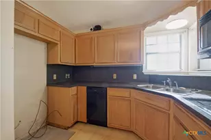 23409 Zac Lentz Pkwy, Victoria, TX 77905 - Photo 22