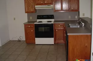 111 Monterrey Dr, Victoria, TX 77904 - Photo 6