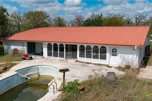 27 Schaefer Rd, Victoria, TX 77905 - Photo 4