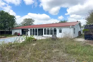 27 Schaefer Rd, Victoria, TX 77905 - Photo 6