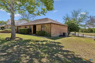 1208 Mooncrest, New Braunfels, TX 78130 - Photo 2