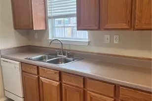 1031 Helen Dr, New Braunfels, TX 78130 - Photo 12