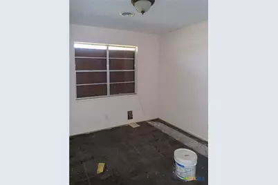 109 Sun Valley Drive, Victoria, TX 77904 - Photo 8