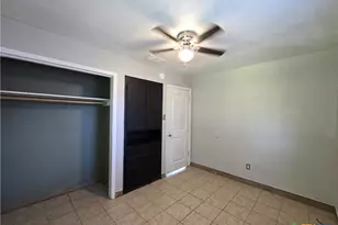 212 E Valley Rd, Harker Heights, TX 76548 - Photo 12