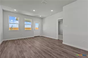 4325 Hobbiton Wy, New Braunfels, TX 78130 - Photo 10