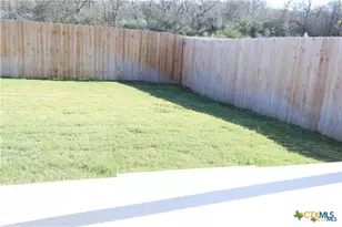 1060 Pronghorn Trl, Seguin, TX 78155 - Photo 18