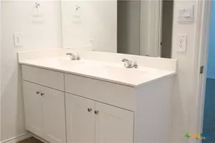 1060 Pronghorn Trl, Seguin, TX 78155 - Photo 14