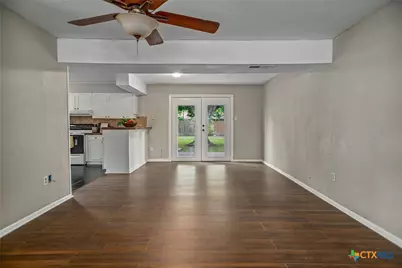 310 Glenbrook Lane, Port Lavaca, TX 77979 - Photo 10
