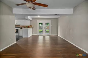 310 Glenbrook Ln, Port Lavaca, TX 77979 - Photo 10