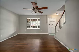 310 Glenbrook Ln, Port Lavaca, TX 77979 - Photo 8