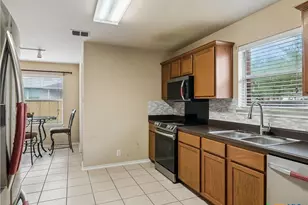 235 Roadrunner Ave, New Braunfels, TX 78130 - Photo 4