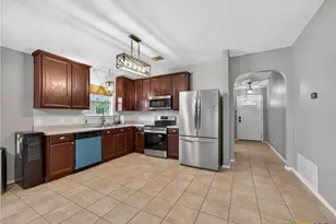 211 Starling Creek, New Braunfels, TX 78130 - Photo 6