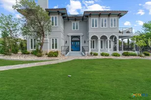 829 Kings Point Dr, Canyon Lake, TX 78133 - Photo 2
