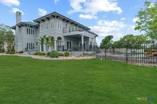 829 Kings Point Dr, Canyon Lake, TX 78133 - Photo 4