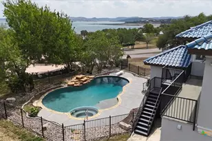 829 Kings Point Dr, Canyon Lake, TX 78133 - Photo 6